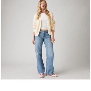 Levi NWT Low loose jeans 27”